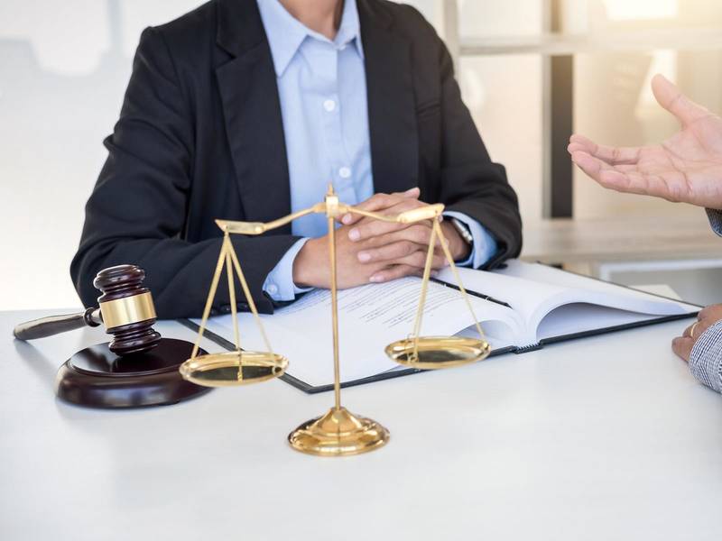 上海刑事案件律师视角：犯罪嫌疑人聘请律师辩护的时间节点与权益保障